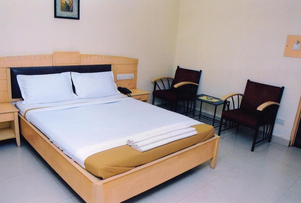 Hotel Padmini Residency Hyderabad Exterior photo
